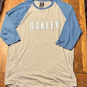 Oakley Men's Long Sleeve Blue and Gray Tee